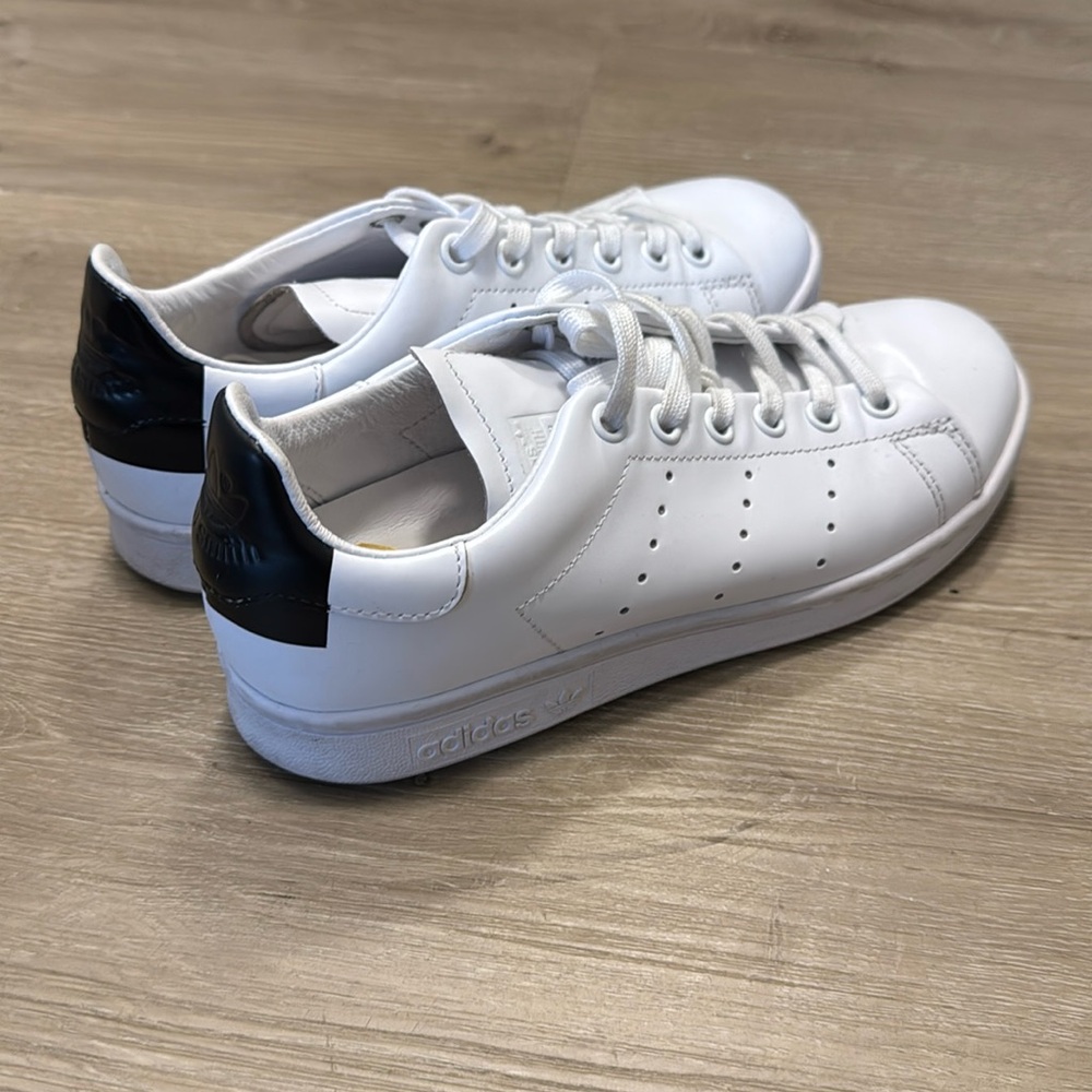 Adidas White Sneakers Classic Tennis Style